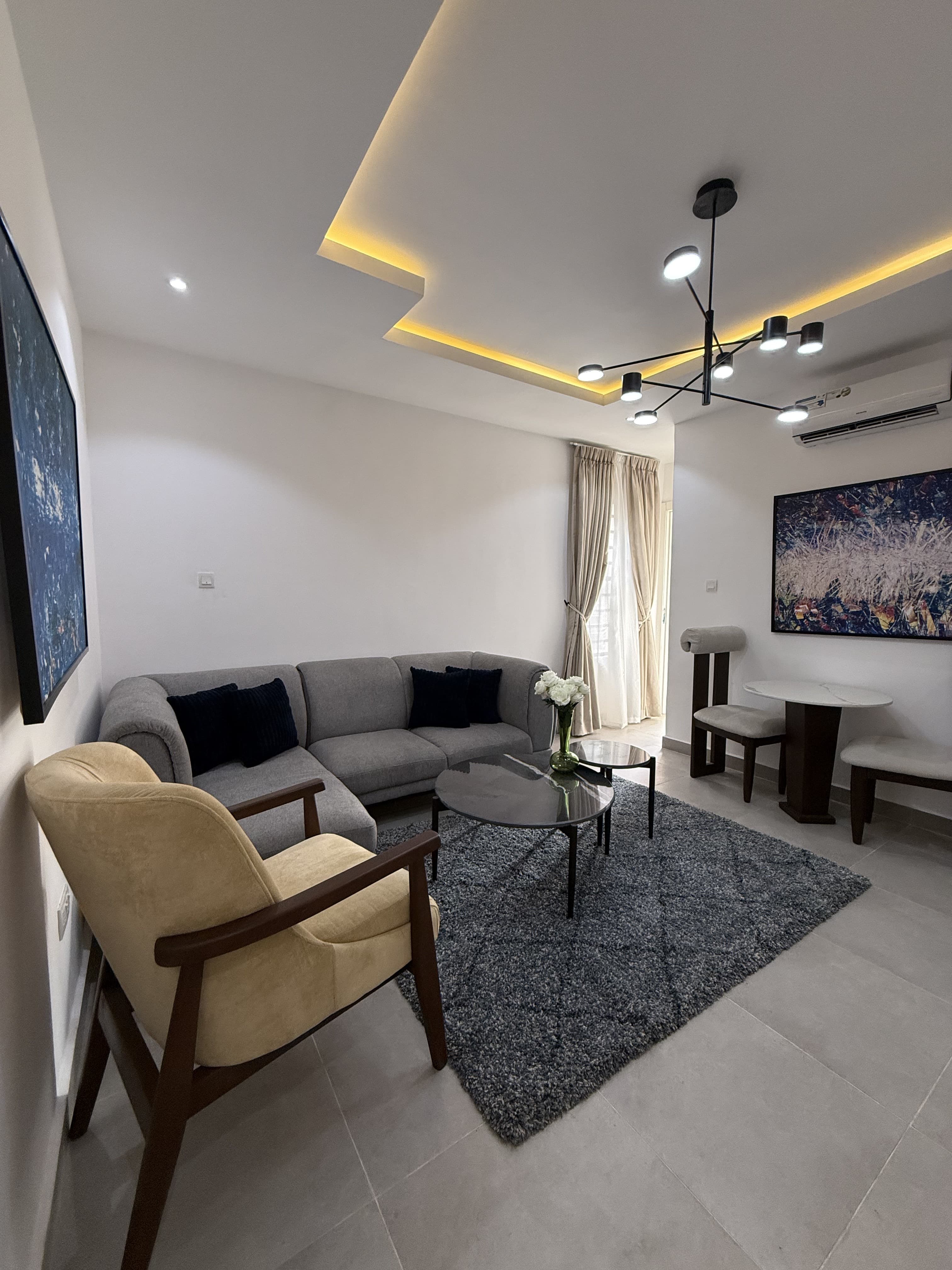 The Premium 1-Bedroom Residence in Oniru - Unit 9 - Image 5