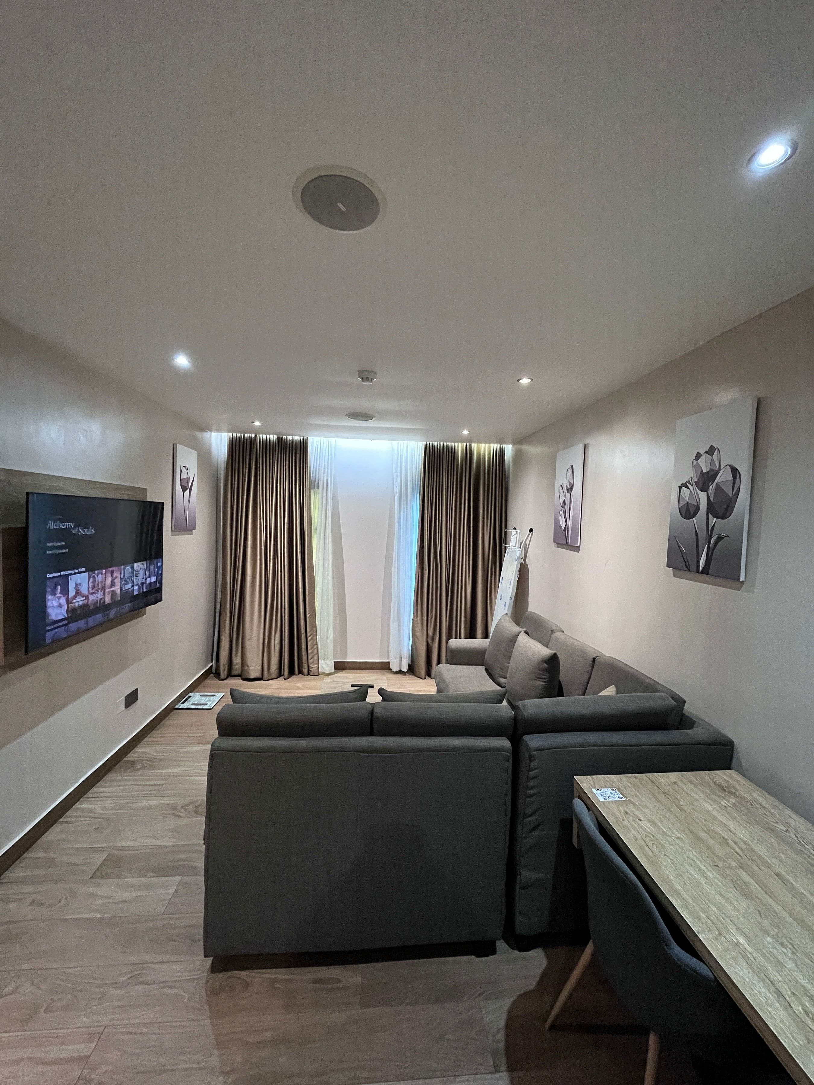 Sunflower Residence - Superior Suite - 1 Bedroom Apartment in Victoria Island - Unit 4