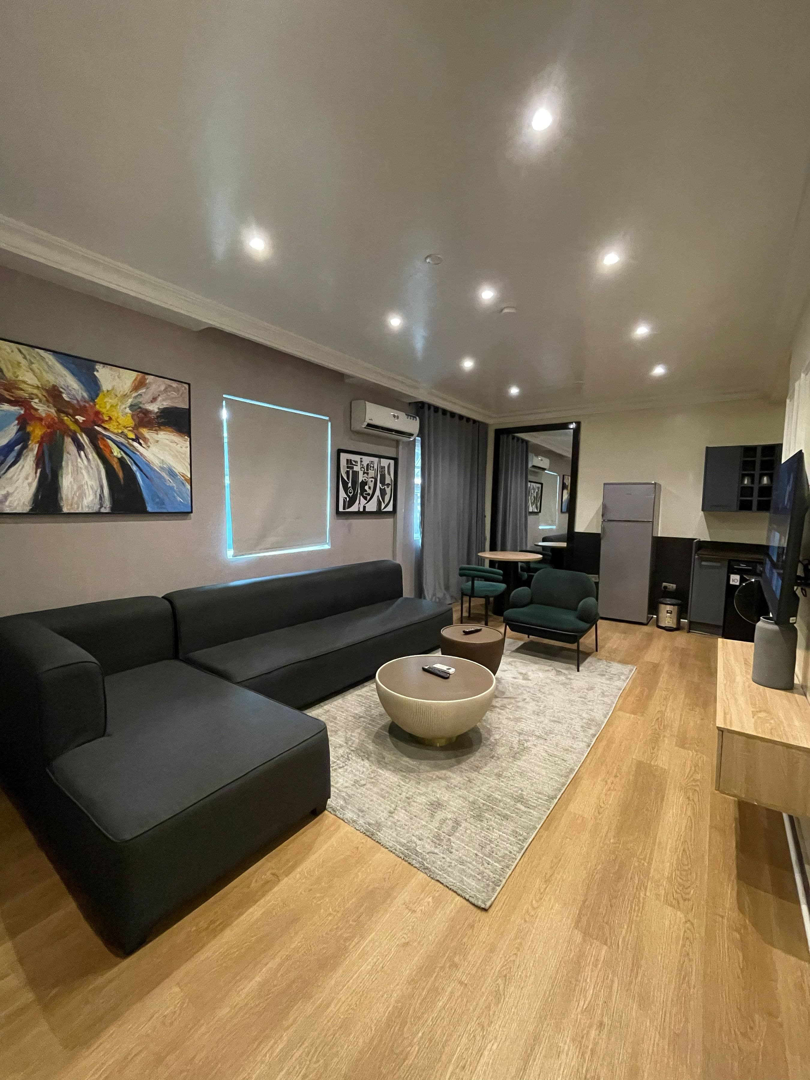 Sunflower Residence - Deluxe 1-Bedroom Apartment in Oniru - Unit 2 - Image 2