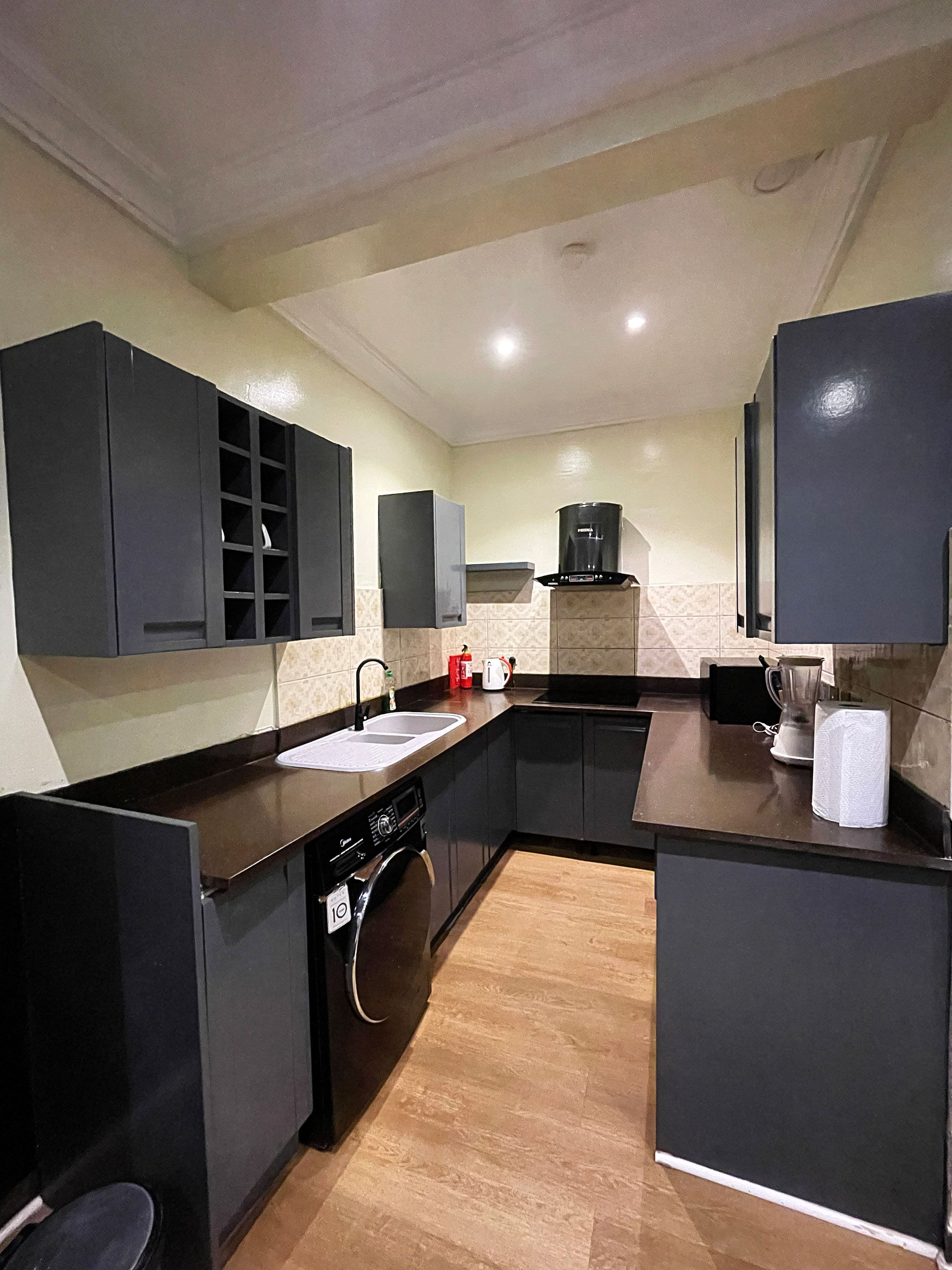Sunflower Residence - Deluxe 1-Bedroom Apartment in Oniru - Unit 2 - Image 4