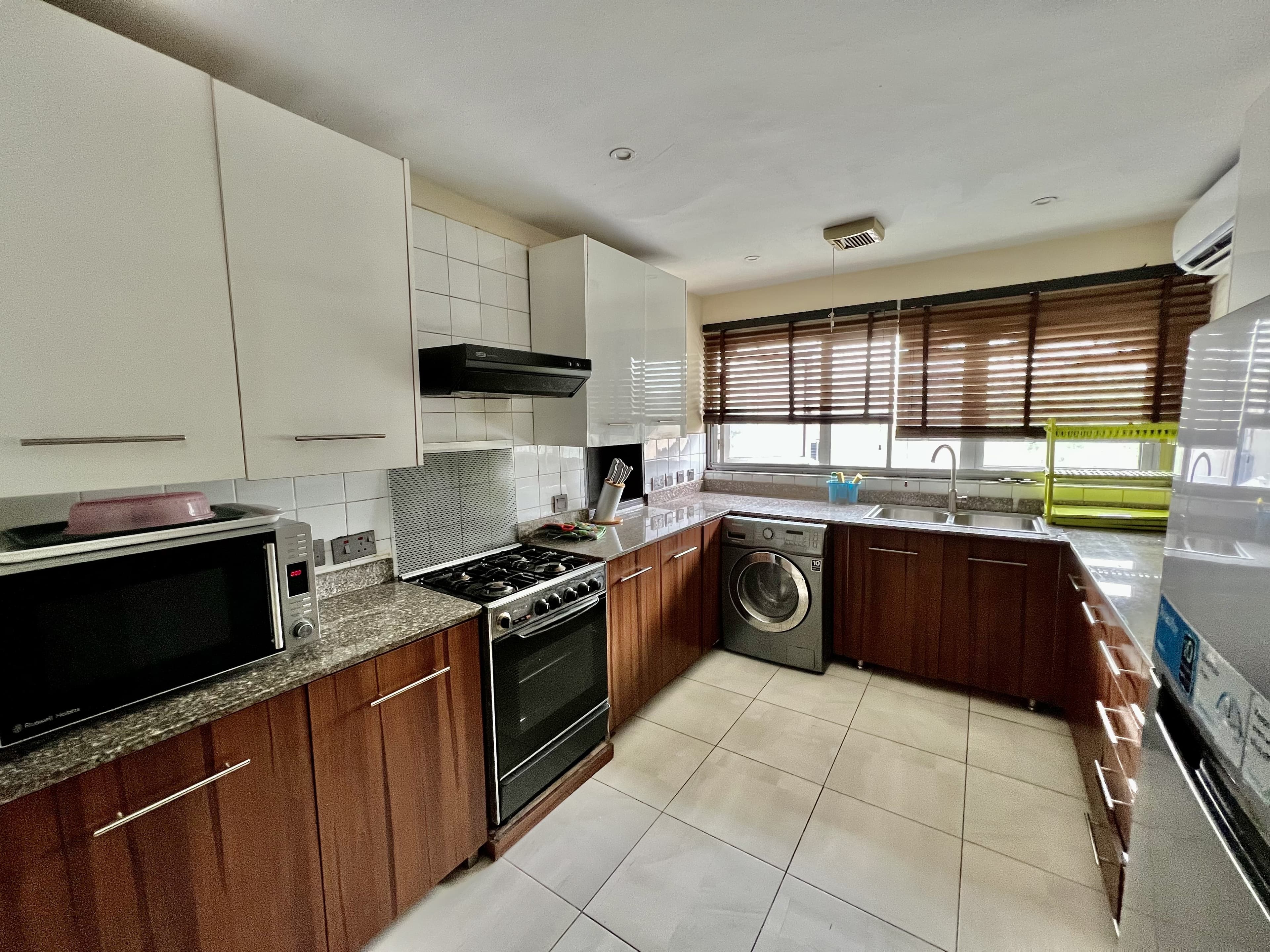 The Emem Luxury 3-Bedroom Apartments - Unit 5 - Image 5