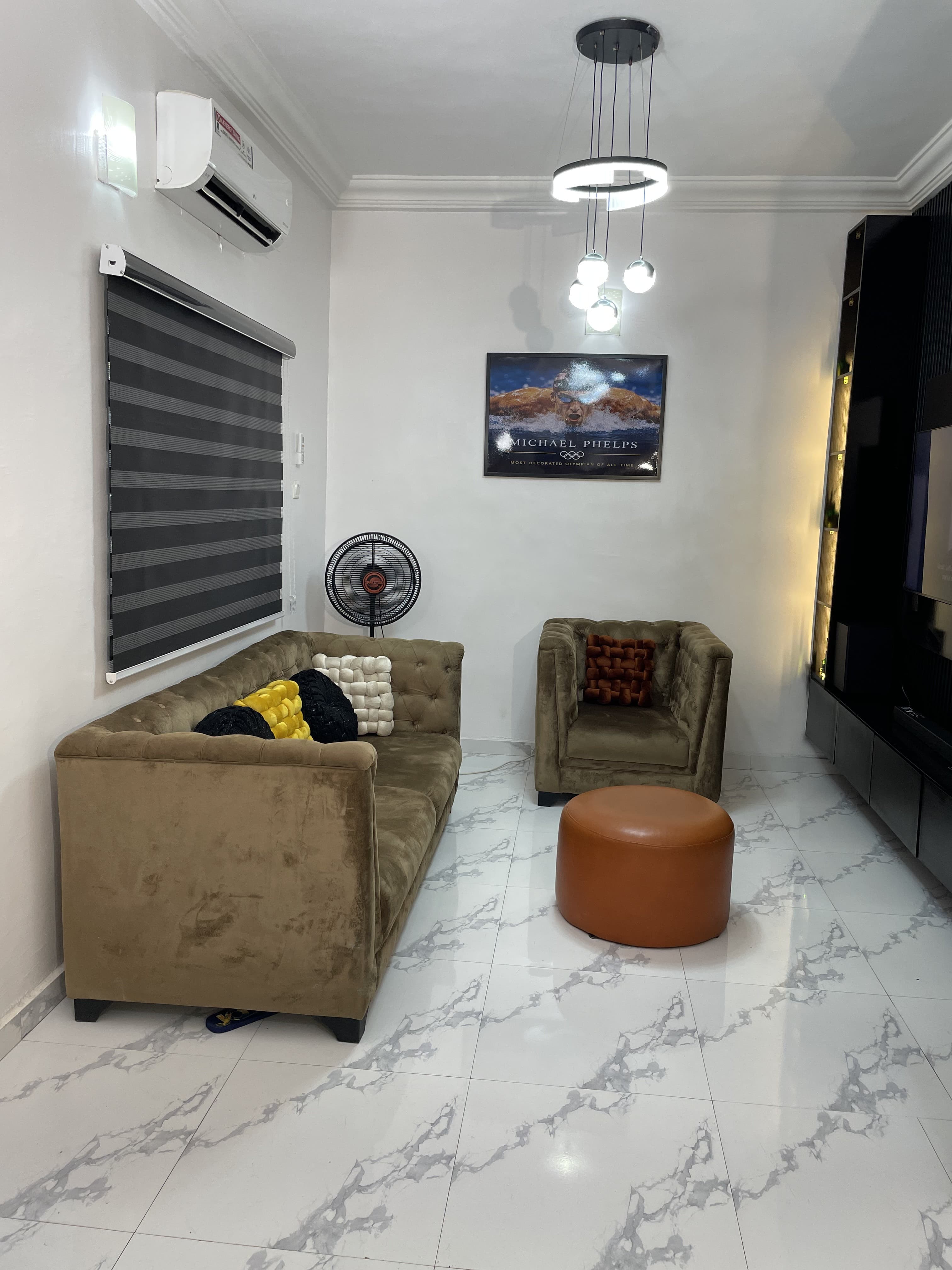 Layzii Court Luxury 2-Bedroom Apartment - Unit 4