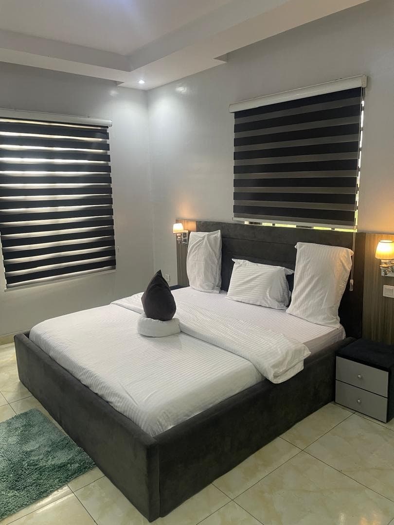 Ikeja Comfort Homes, Spacious 3-Bedroom Serviced Apartments in Ikeja - Unit 2 - Image 5