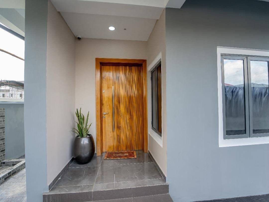 Tulip Todp - Spacious 5-Bedroom Luxury Semi-Detached Apartment - Unit 2 - Image 5