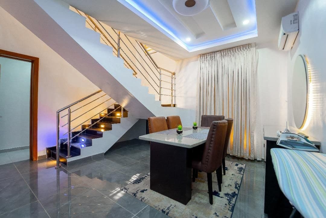 Tulip Todp - Spacious 5-Bedroom Luxury Semi-Detached Apartment - Unit 2 - Image 3