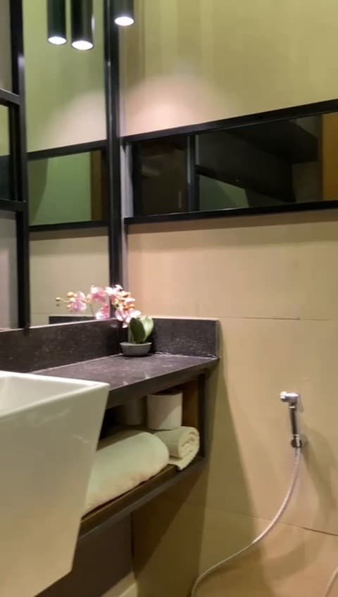 Elegant Studio Apartment in Asokoro - Image 5