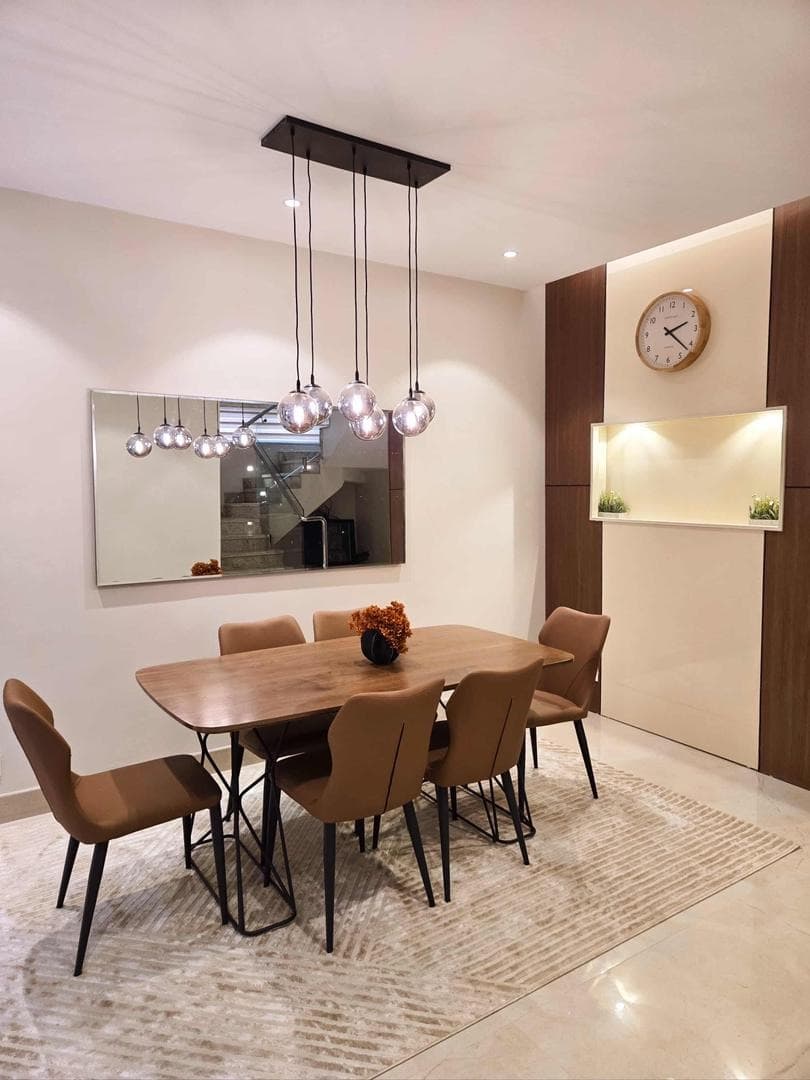 Elegant One-Bedroom En-Suite Apartment - Unit 2 - Image 3