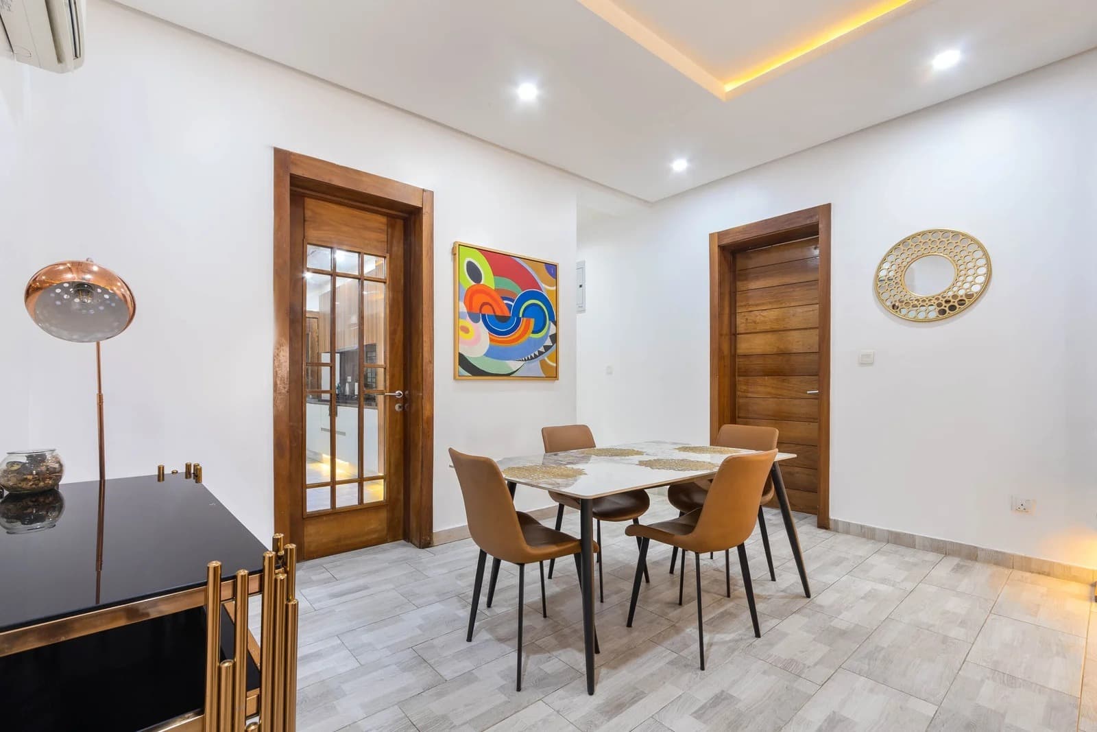 Jenelle's Place 1 - Luxury Fully Furnished 3 Bedroom Apartment - Image 2