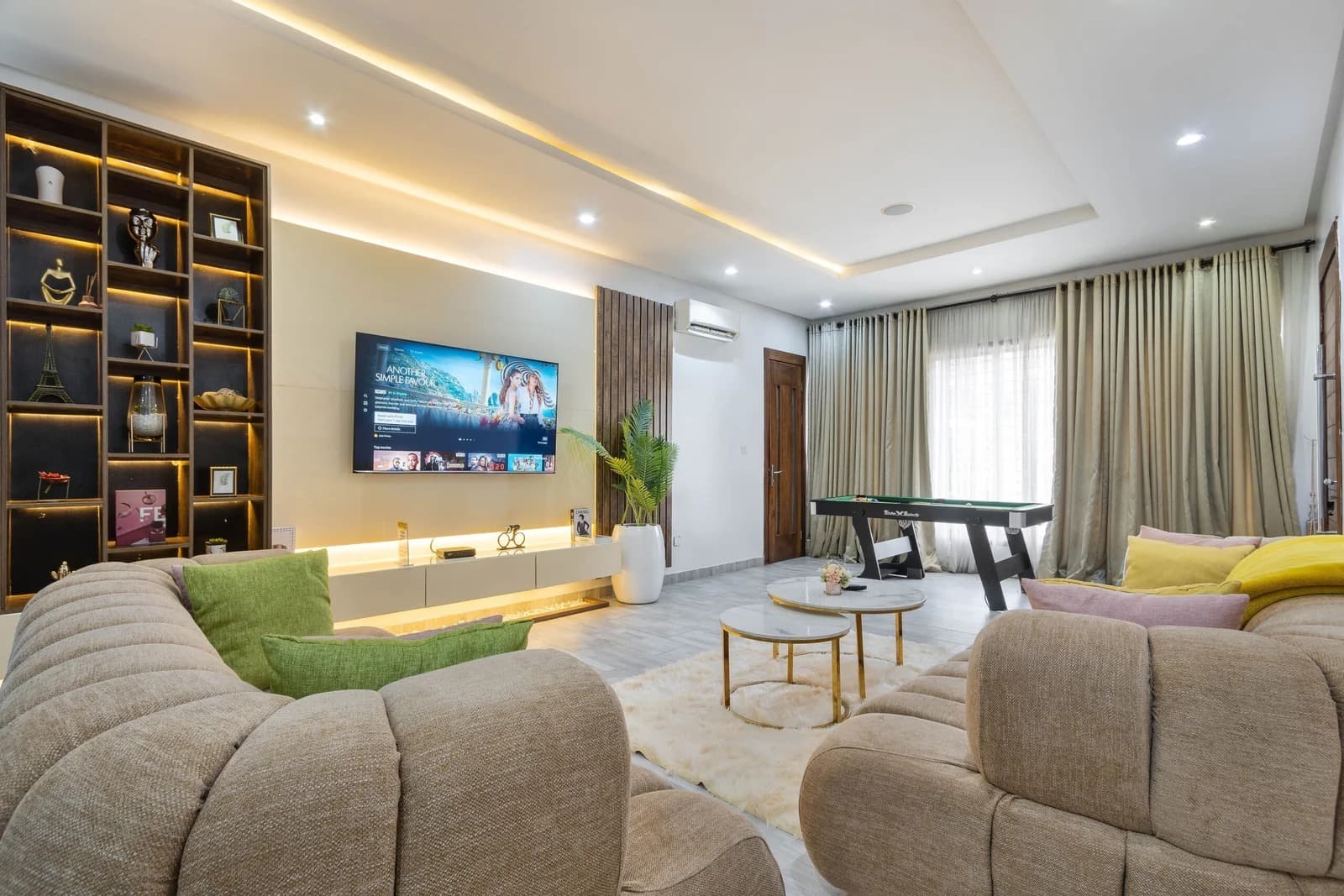 Jenelle's Place 1 - Luxury Fully Furnished 3 Bedroom Apartment - Image 5