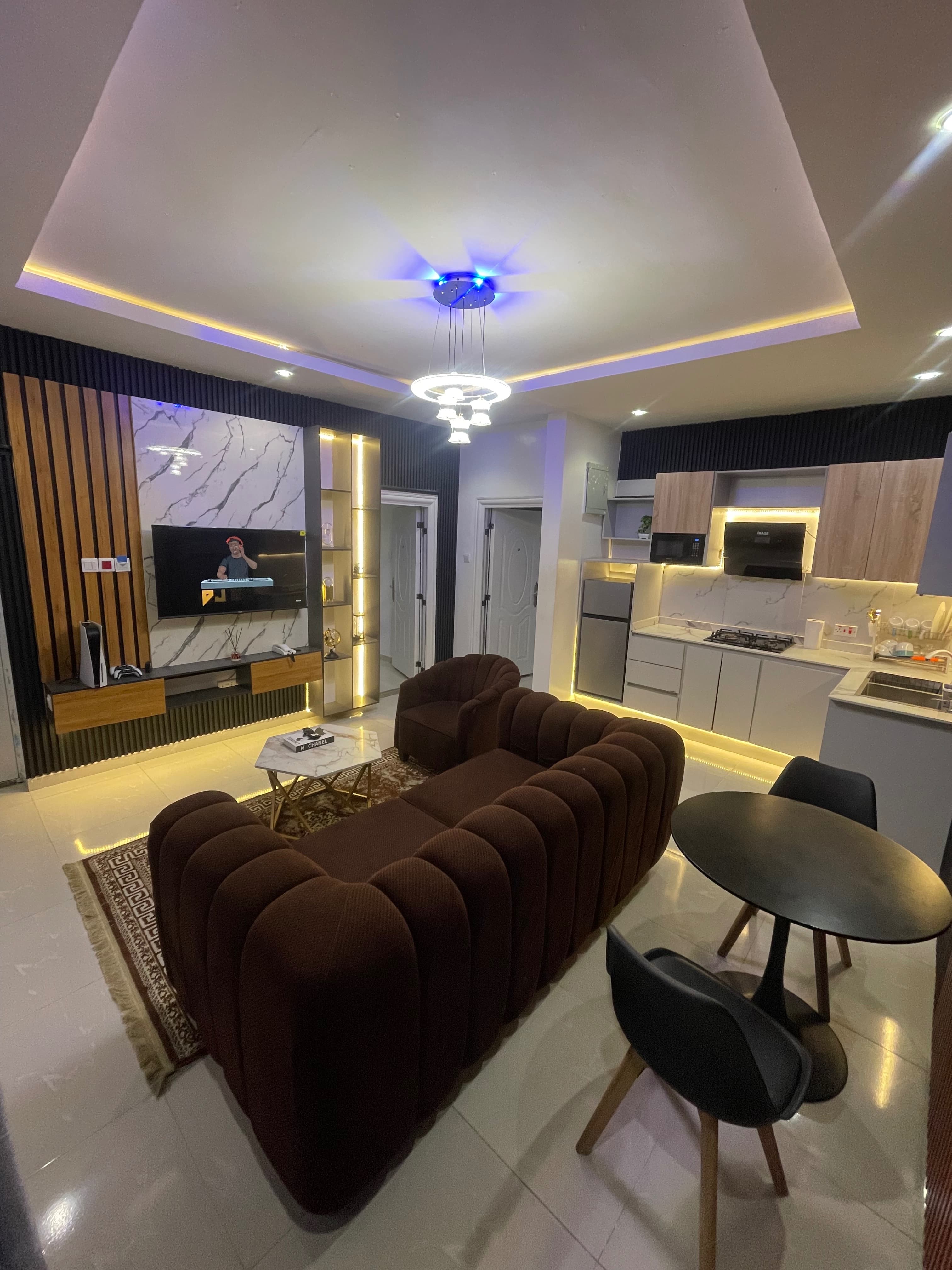 Cozy Two Bedroom Apartment