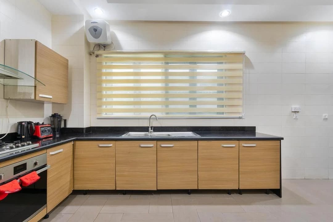 Nomzy Apartment - a Luxury Fully Furnished 3-Bedroom Apartment - Image 4