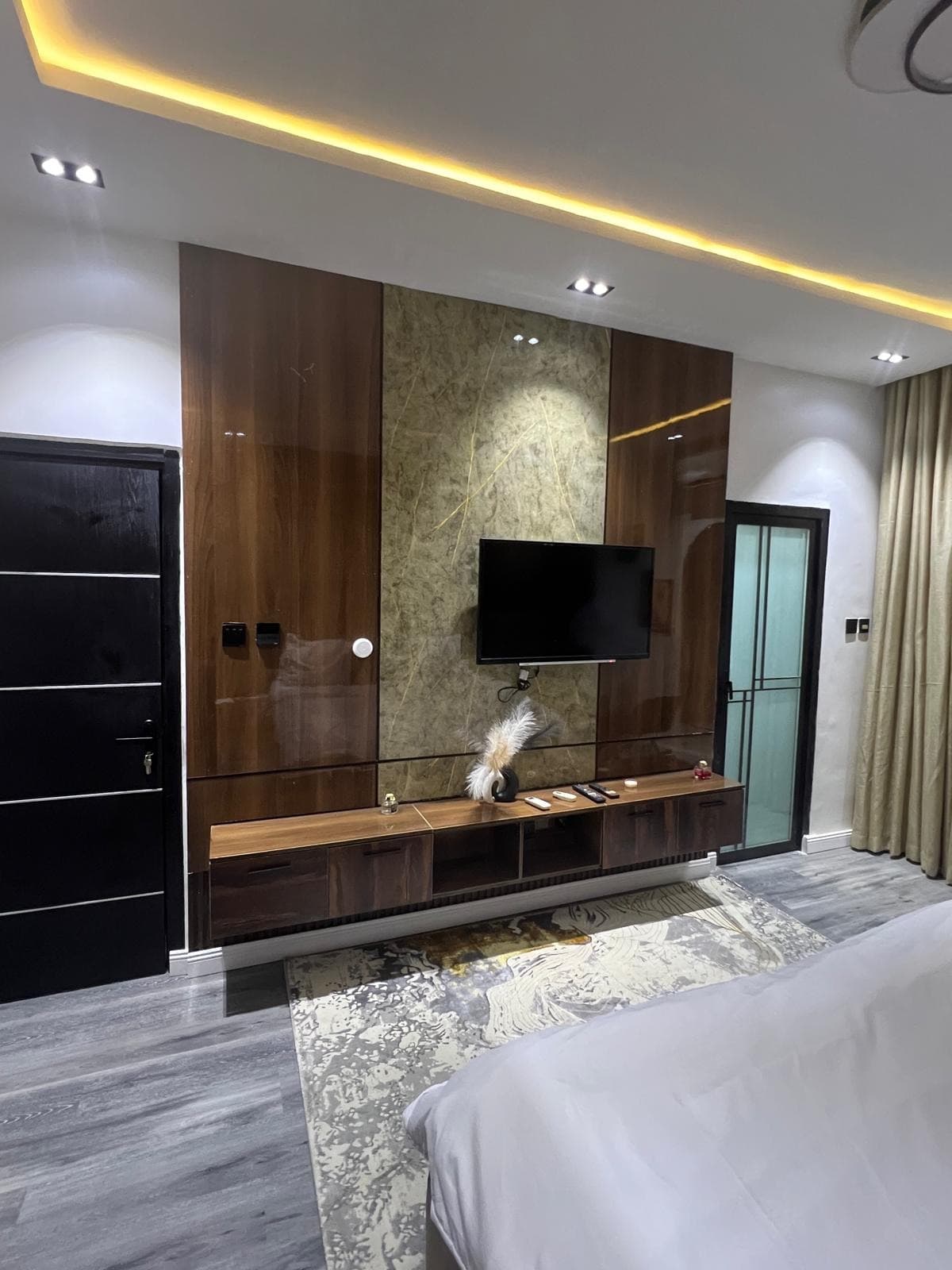 Luxury 2-Bedroom Serviced Apartment in Ikate, Lekki - Image 3