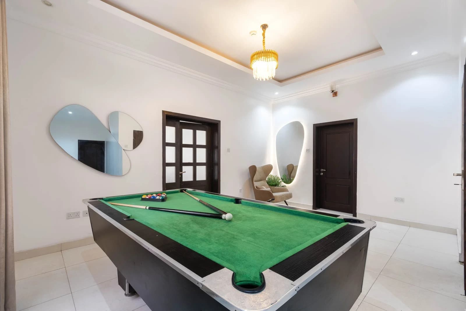 House 9 - Luxury Fully Furnished 3 Bedroom Penthouse - Image 2