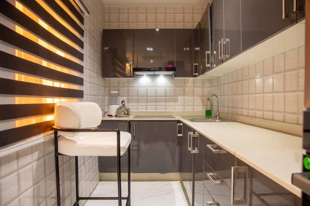 Amanda’s Residence – Modern 1-Bedroom Apartment with Luxury Amenities - Image 4