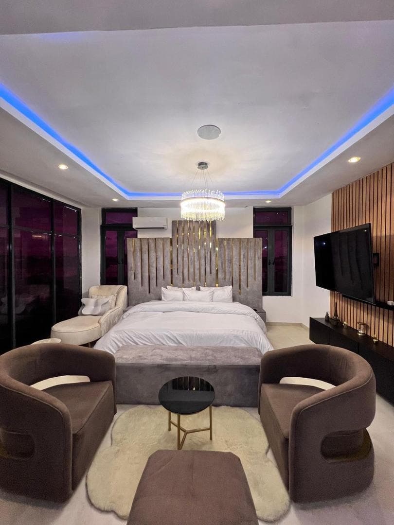 Rock Apartment – Luxury 3-Bedroom Retreat in Lekki Phase 1 - Image 4