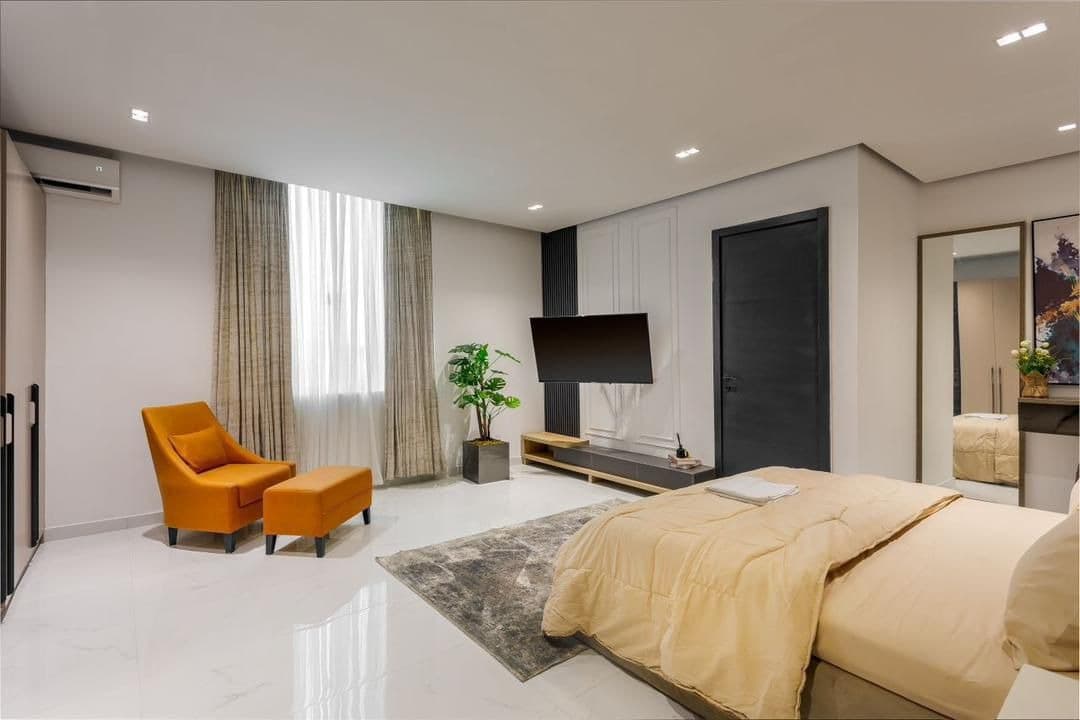 Luxury 2-Bedroom in Lekki - Image 5