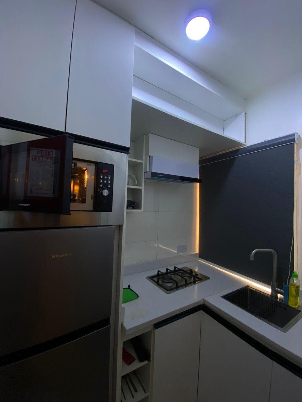 Pawn Hub Premium Studio Apartment - Image 4