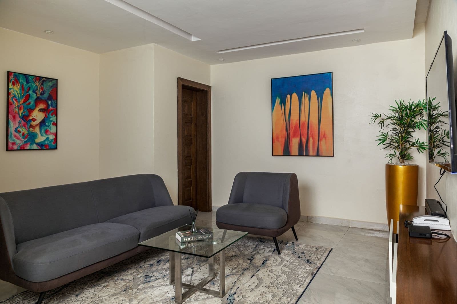 Bishop Pad Premium 2-Bedroom Apartment - Image 2