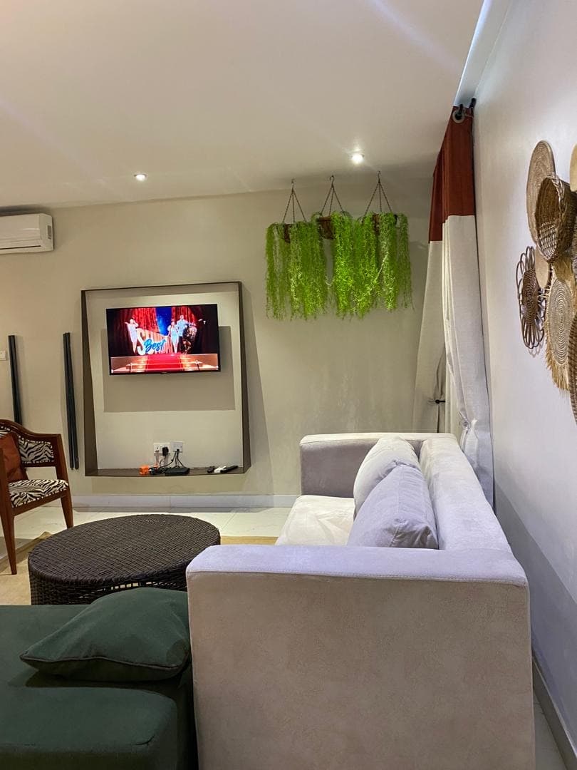 The Agadez Haven Elegant 1-Bedroom Apartment - Unit 2 - Image 4