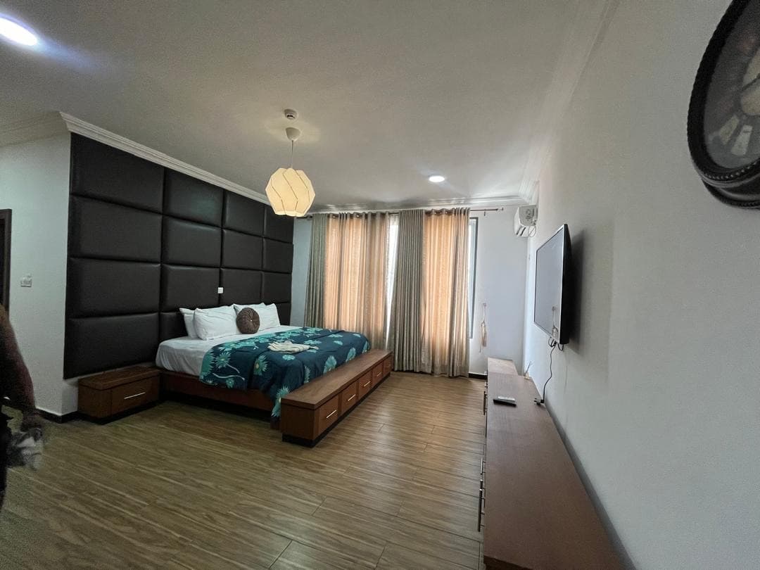 The Oniru Coastal Haven Elegant 3-Bedroom Apartment - Image 3