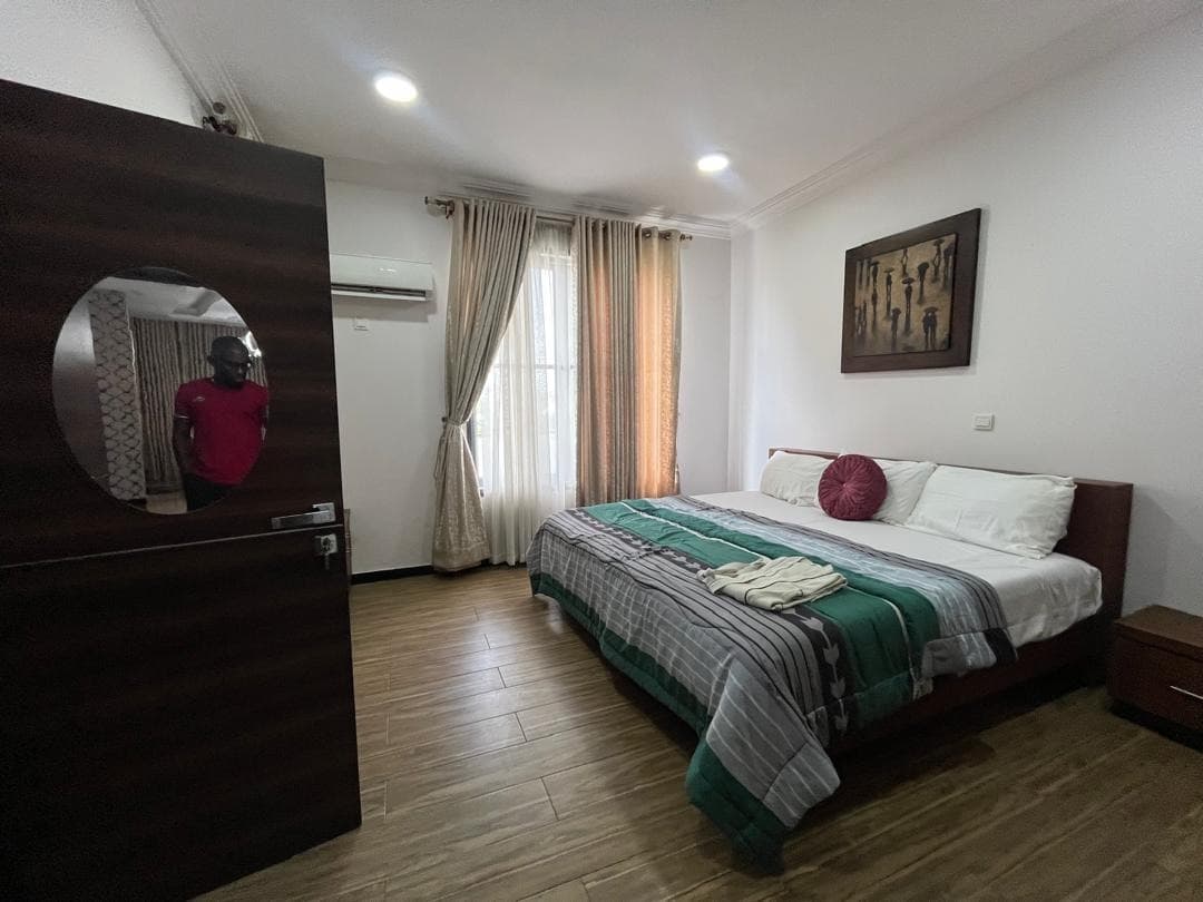 The Oniru Coastal Haven Elegant 3-Bedroom Apartment - Image 5