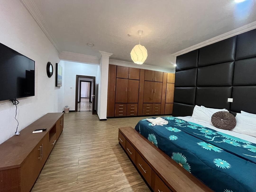 The Oniru Coastal Haven Elegant 3-Bedroom Apartment - Image 4