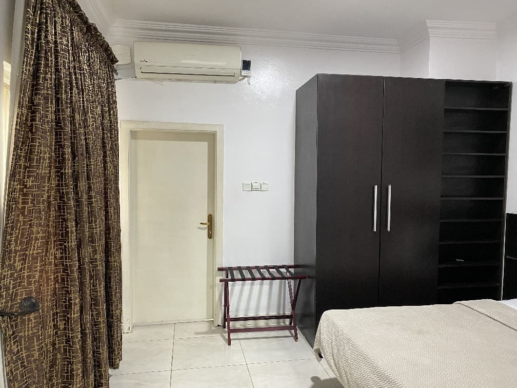 The Pearl Charming 1-Bedroom Apartment - Image 3