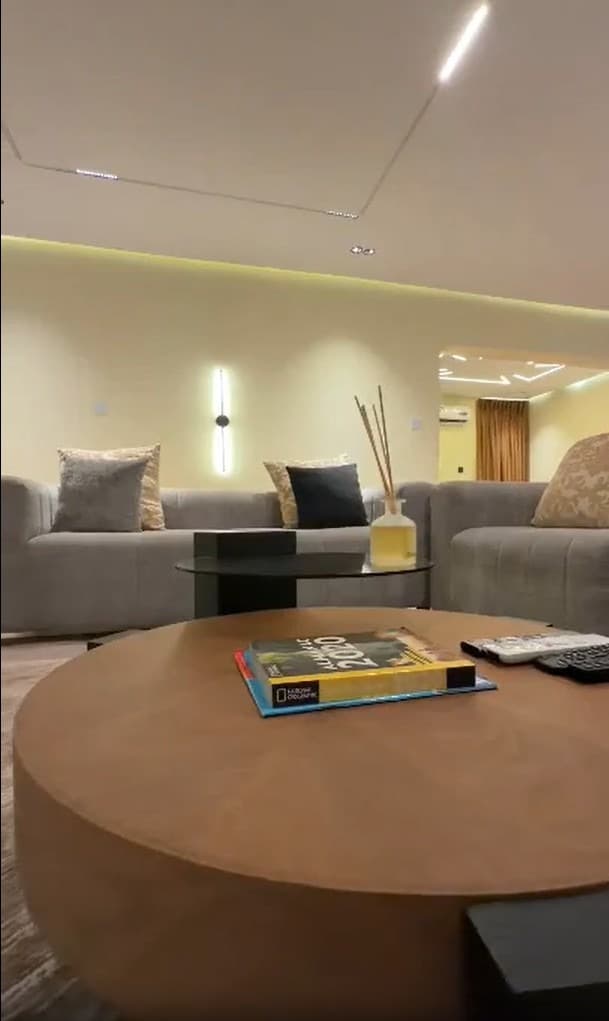 Silver-Vixen Charm & Comfort Luxury 3-Bedroom Boutique Apartment - Unit 1 - Image 2