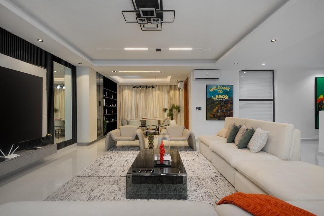 Luxury Smart Home and Fully Furnished 4-Bedroom