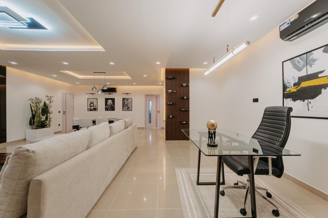 Spacious 3Bedroom Apartment with a Stunning City View - Image 4