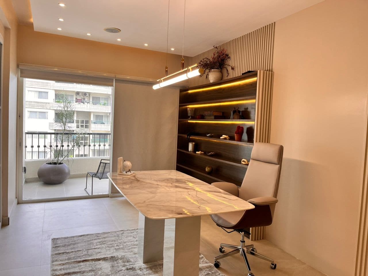 Luxury 3 Bedroom Apartment - Image 4