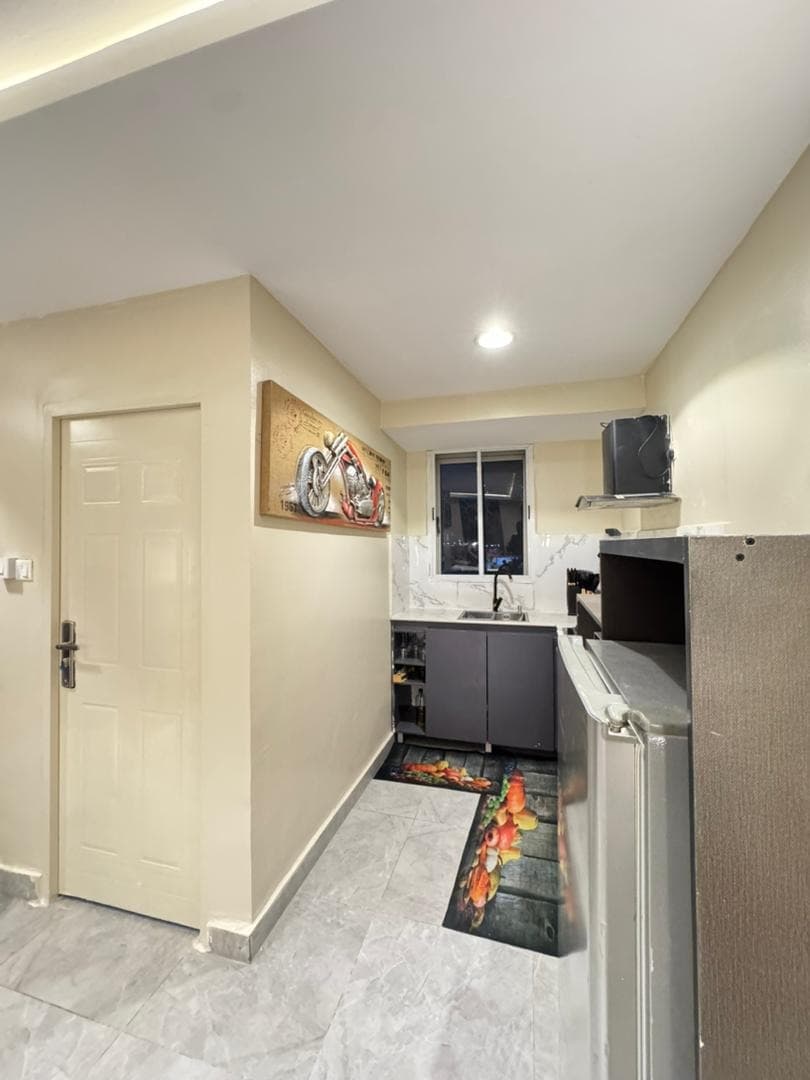 Luxury Studio Apartment - Image 5