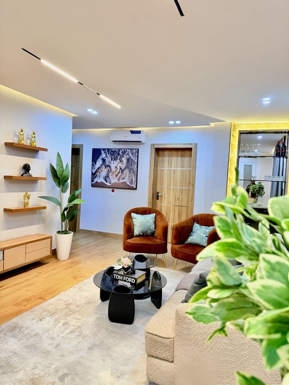 The Kizz Daniel Luxe Luxury 3-Bedroom Apartment - Image 2