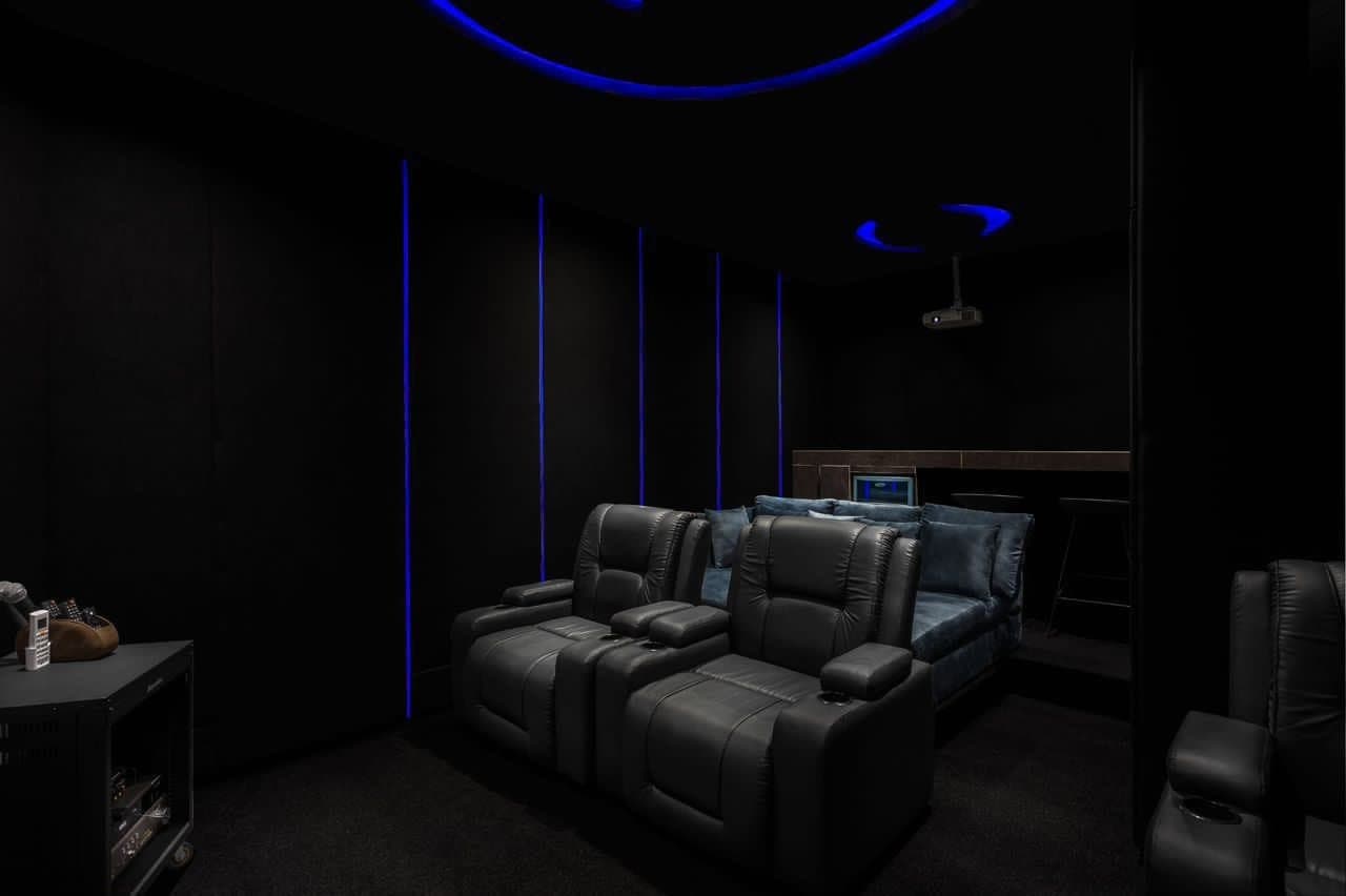Luxurious 3-Bedroom Apartment - Image 4