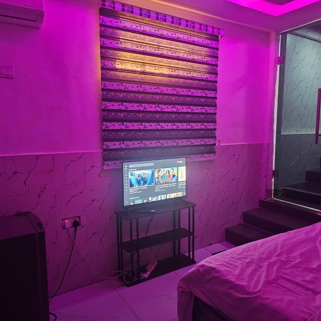 Studio Apartment with Pool - Image 3