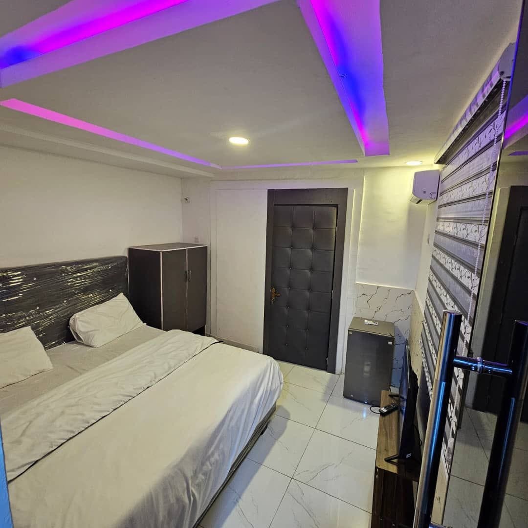 Studio Apartment with Pool - Image 2