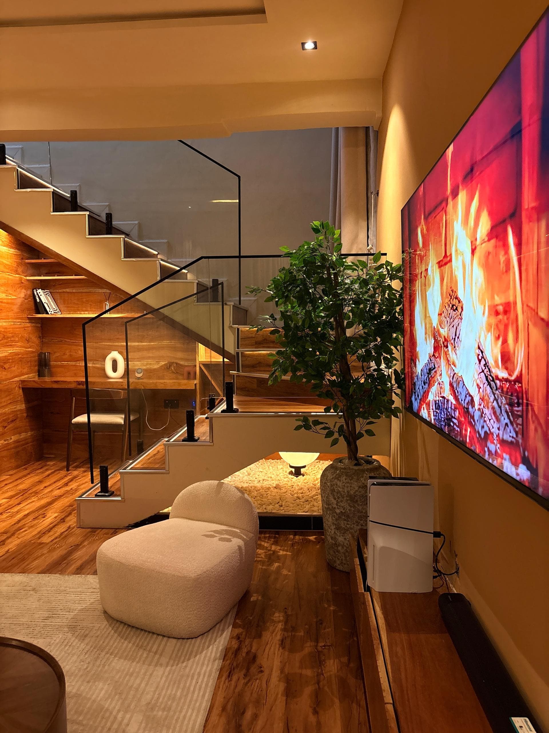 Experience Luxury Living in This Stylish 1-Bedroom Loft. Comes Fully Equipped with a Ps5, Plus Access to a Swimming Pool and Gym