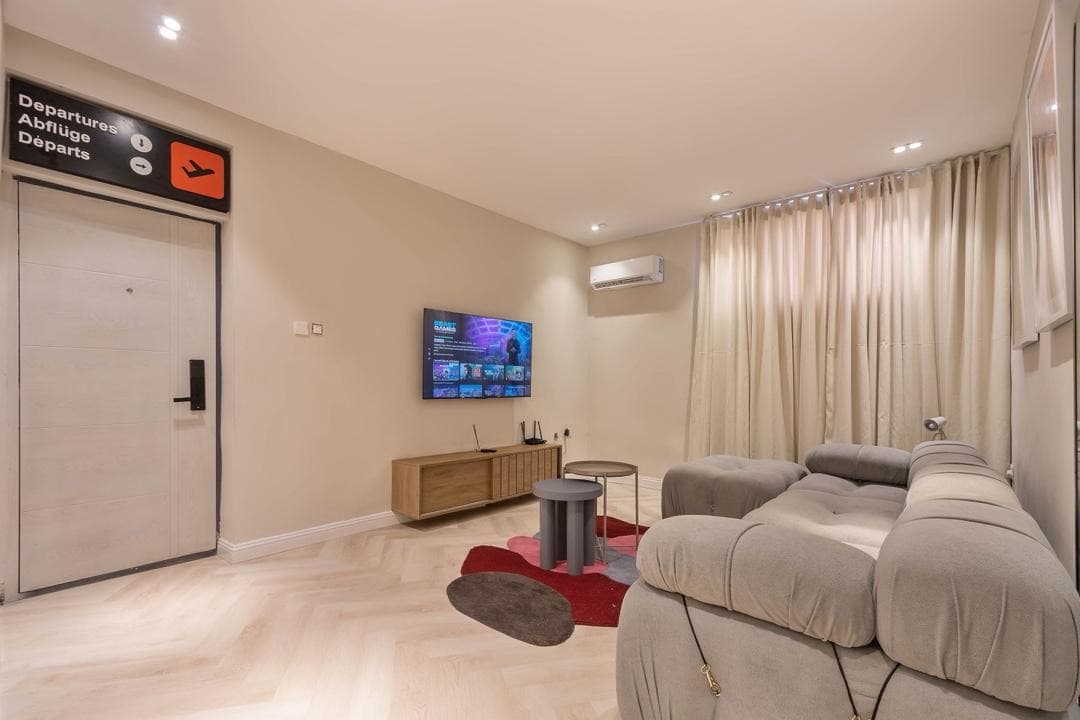 Sleek 1-Bed Unit - Image 2