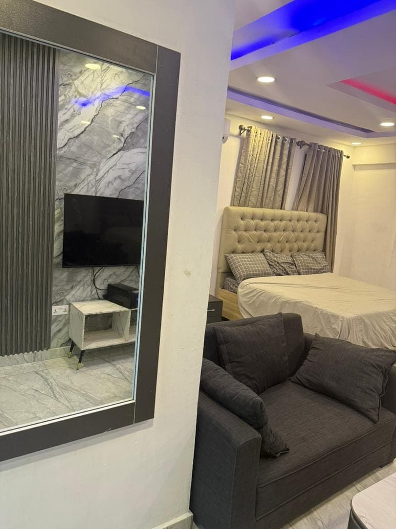Studio Flat with Swimming Pool - Image 4