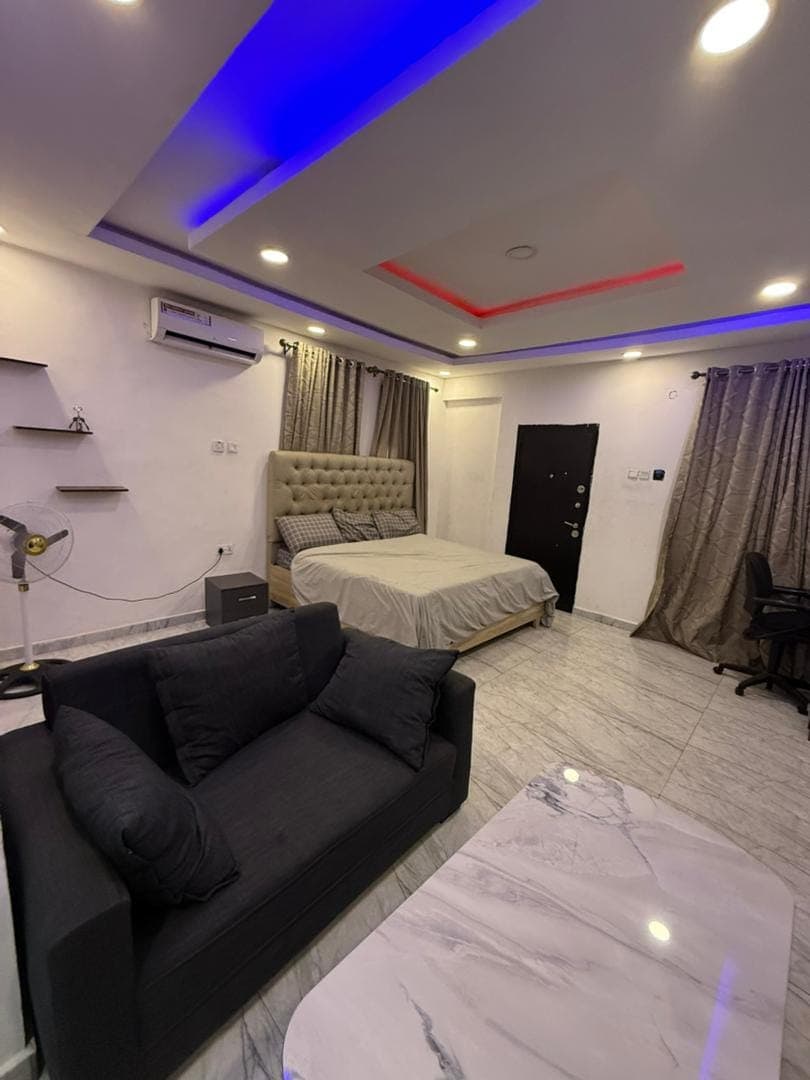 Studio Flat with Swimming Pool - Image 3