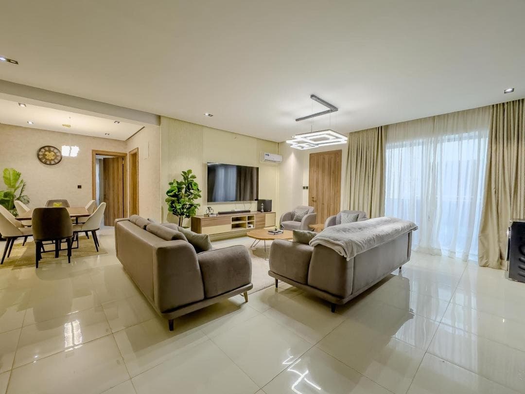 Panache 2-Bedroom Apartment - Unit 5 - Image 3