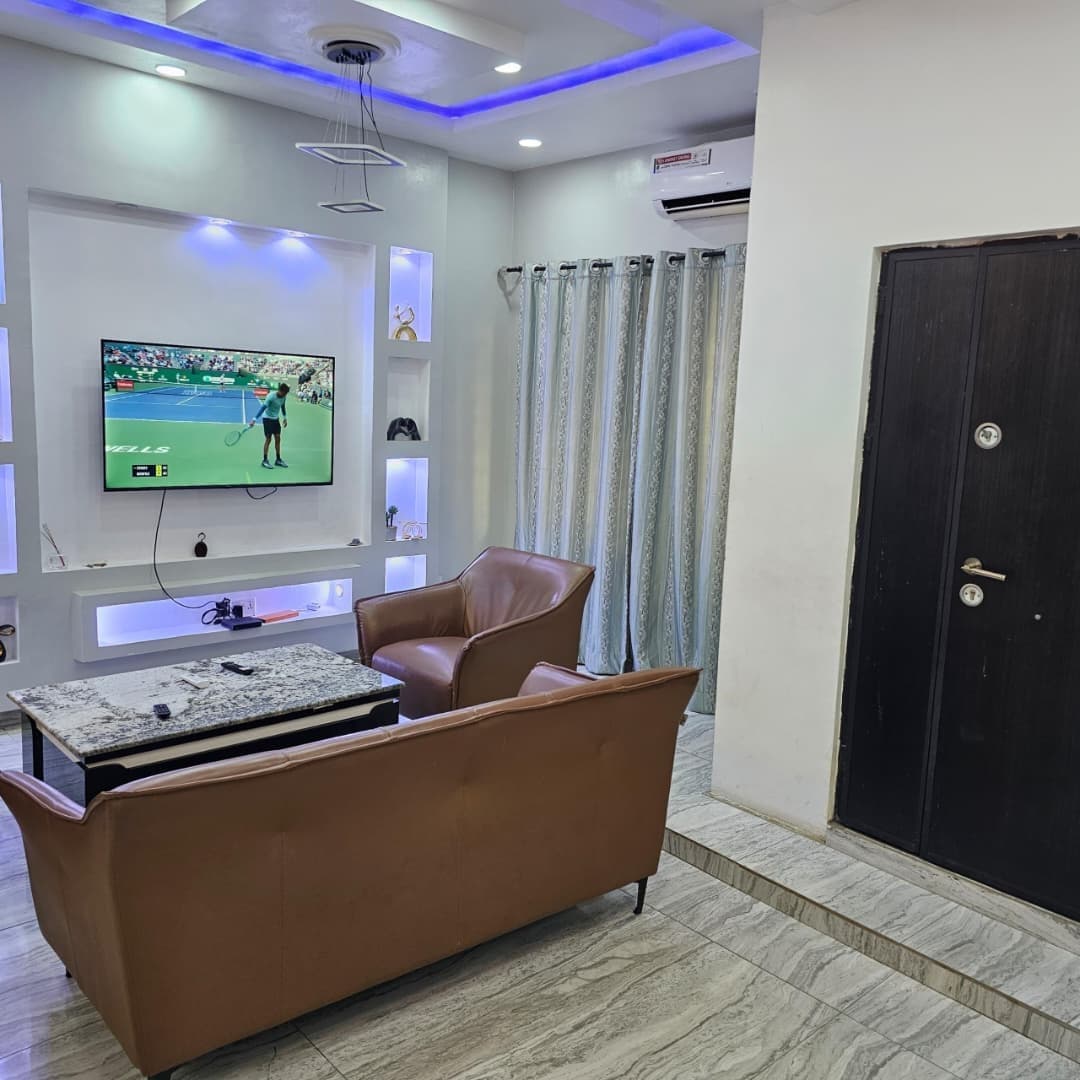 Modern 3-Bedroom Haven with Swimming Pool