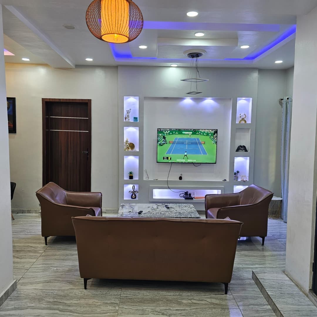 Modern 2-Bedroom Haven with Swimming Pool