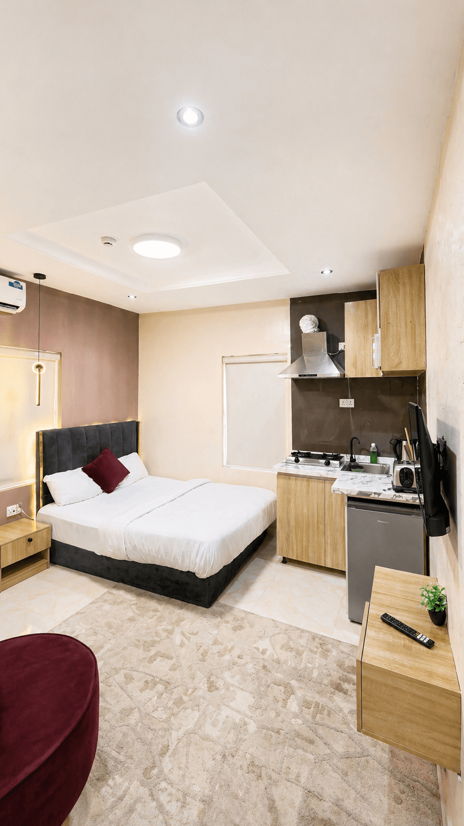 Modern Stylish Studio | Premium Mattress | Fast Wi-Fi & Smart Tv