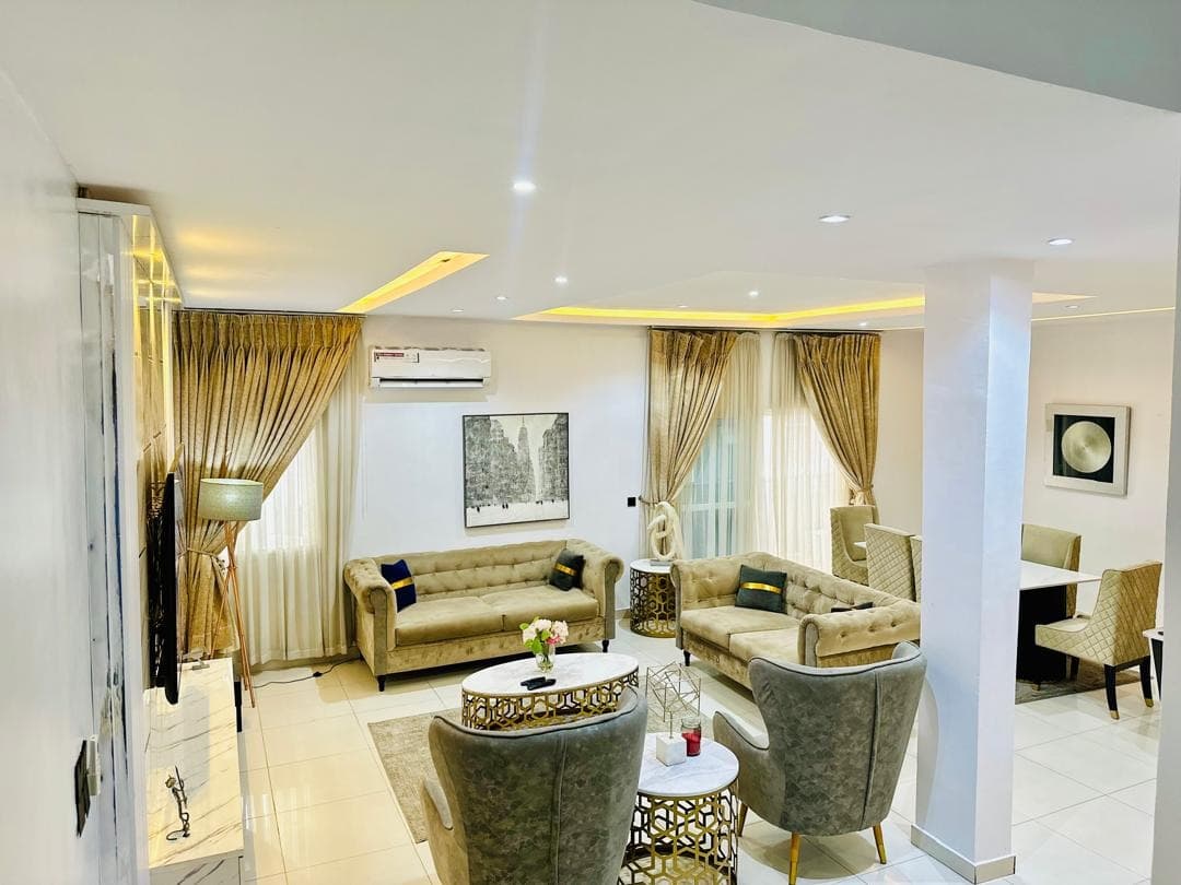 Ope's 3Bedroom Apartment - Unit 1 - Image 3