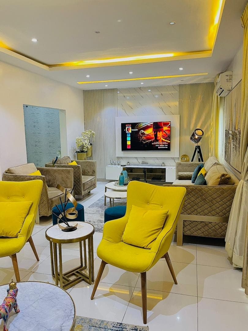 The Daniel's 3Bedroom Apartment - Image 4