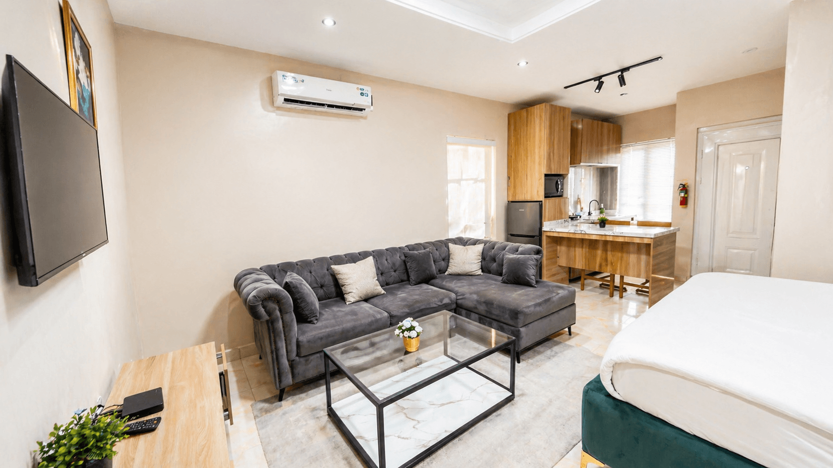 Balcony Big Studio Unit in Lekki Phase 1- 24/7 Ac