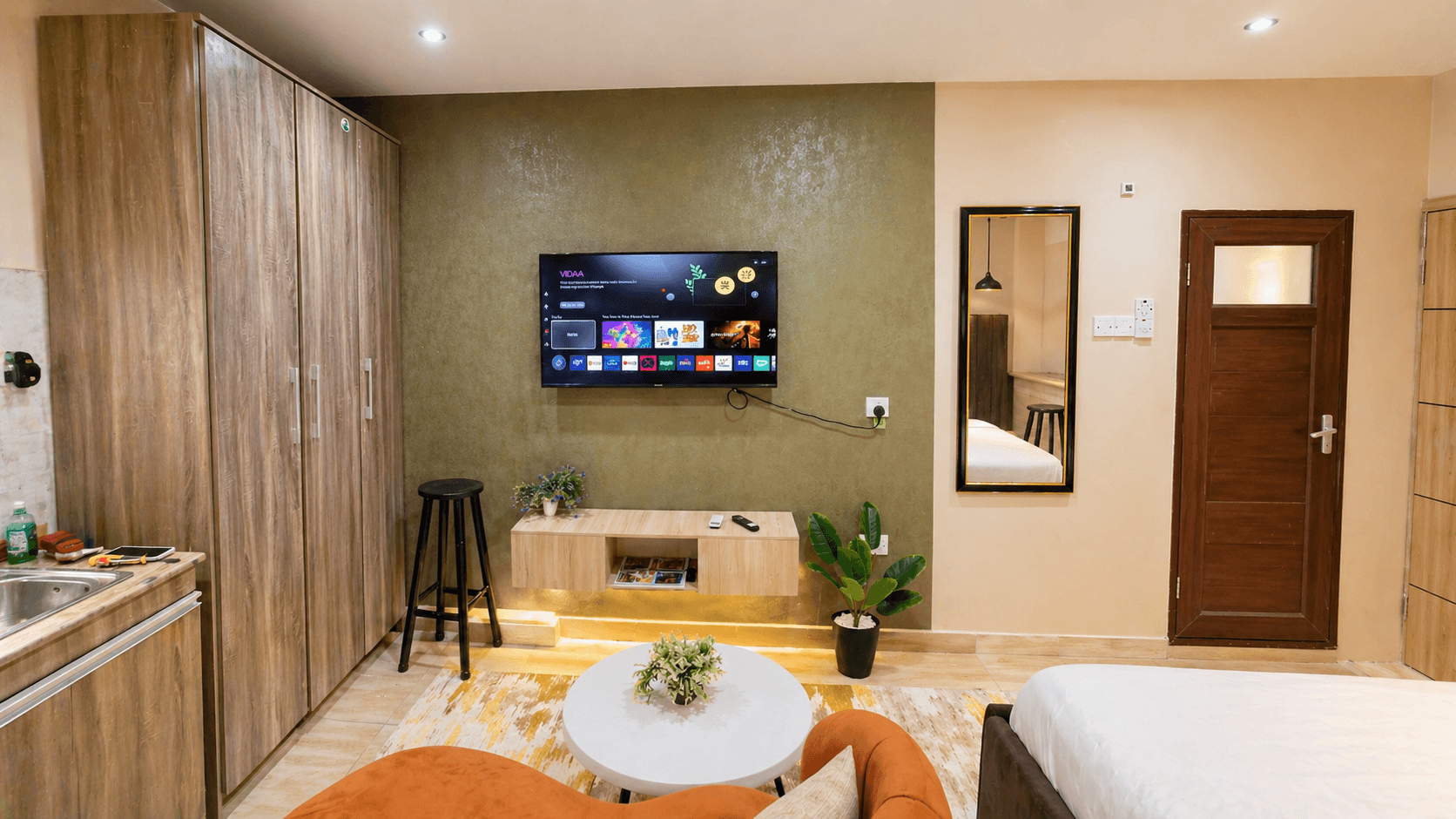 Lekki PH 1 Rustic Studio• Fast Wifi • Netflix • Ac