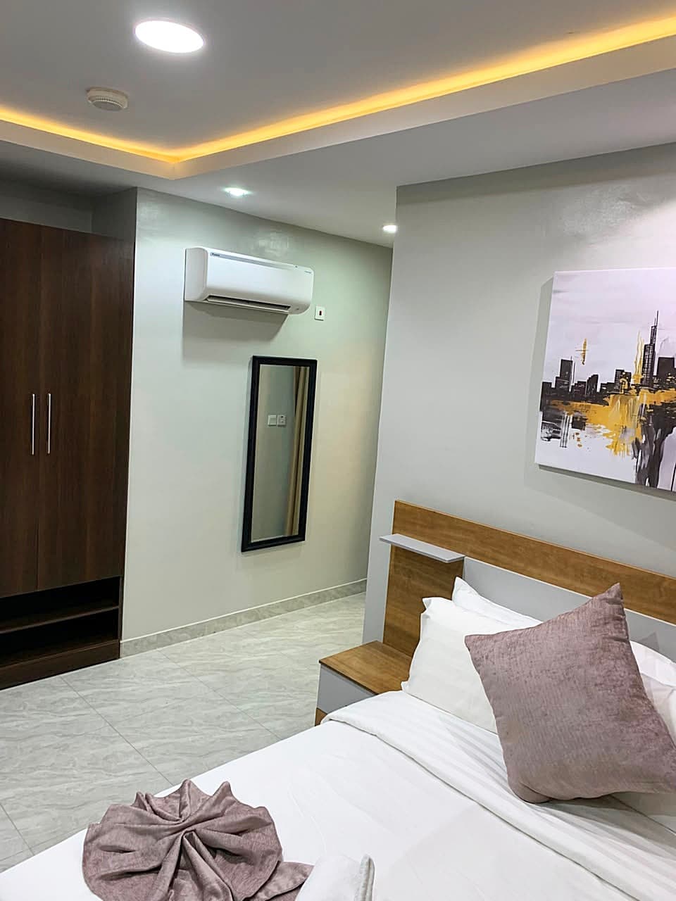 Modern 2-Bedroom Escape in Lekki - Image 3