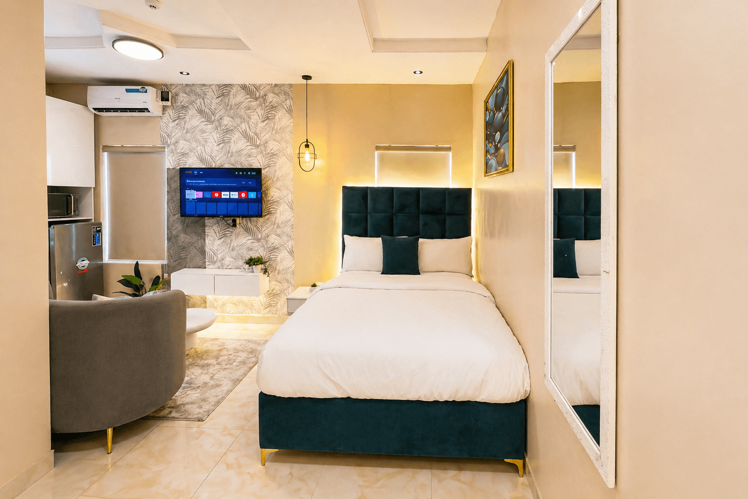 Modern Elegant Studio Premium Mattress Fast Wi-Fi & Smart Tv - Image 2